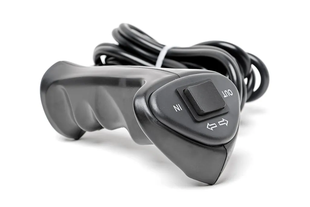 electric-winch-proseries-remote_3.webp